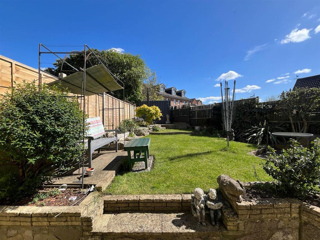 Additional image 9 of 2 bed semi-detached house for saleWolfe Road, Aldershot GU12