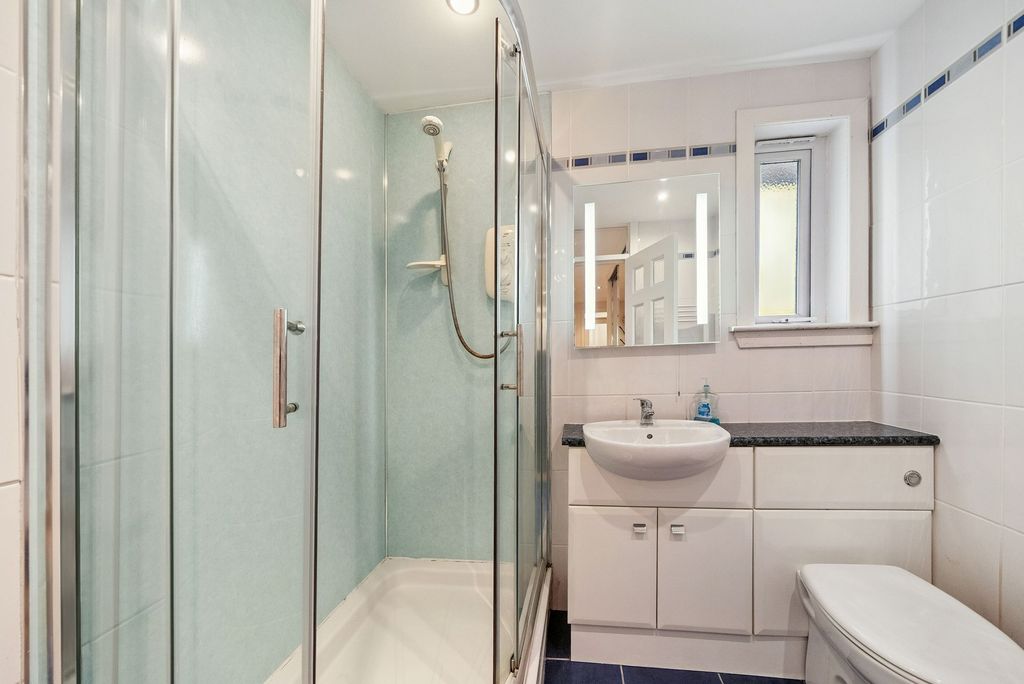 Additional image 16 of 2 bed flat for sale4 Lomond Court, Helensburgh G84