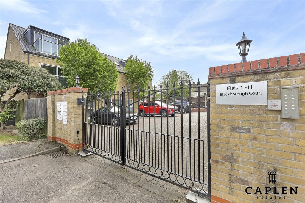 Additional image 17 of 2 bed flat for saleBeatrice Court, Buckhurst Hill IG9