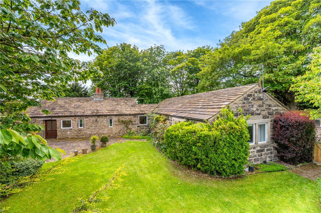 2 bed bungalow for saleSconce Lane, High Eldwick, Bingley, West Yorkshire BD16 photo 2