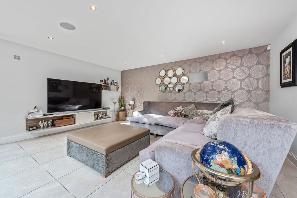 Additional image 6 of 6 bed detached house for saleLlanvair Drive, Ascot SL5