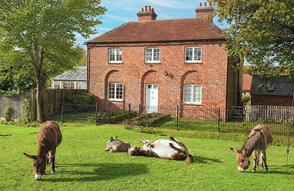 4 bed detached house for saleSway Road, Brockenhurst SO42