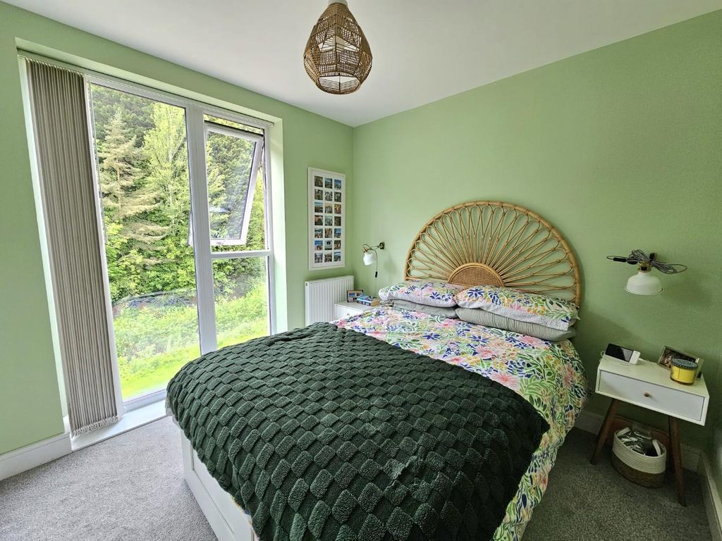 Additional image 8 of 2 bed flat for saleAshton Lane, Dursley GL11
