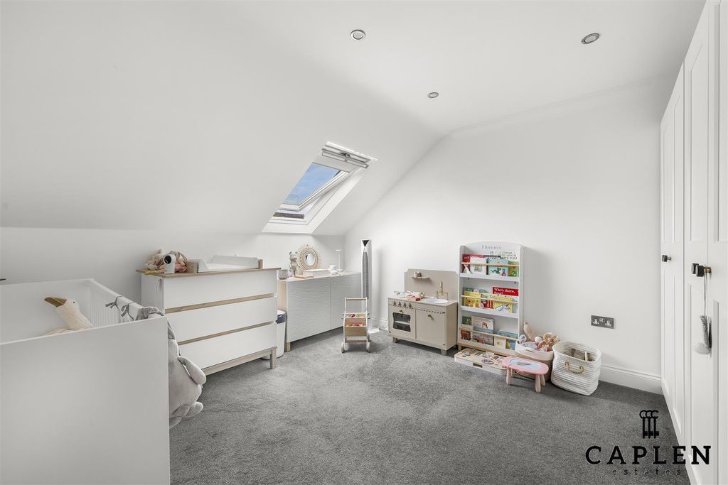 Additional image 13 of 2 bed flat for saleBeatrice Court, Buckhurst Hill IG9