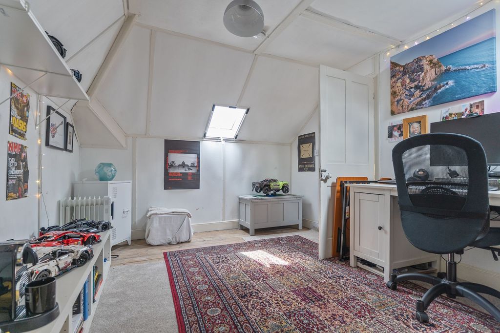 Additional image 35 of 4 bed semi-detached house for saleFields Road, Newport NP20