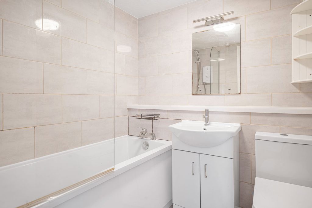 Additional image 10 of 3 bed flat for saleFore Street, Kingsbridge TQ7