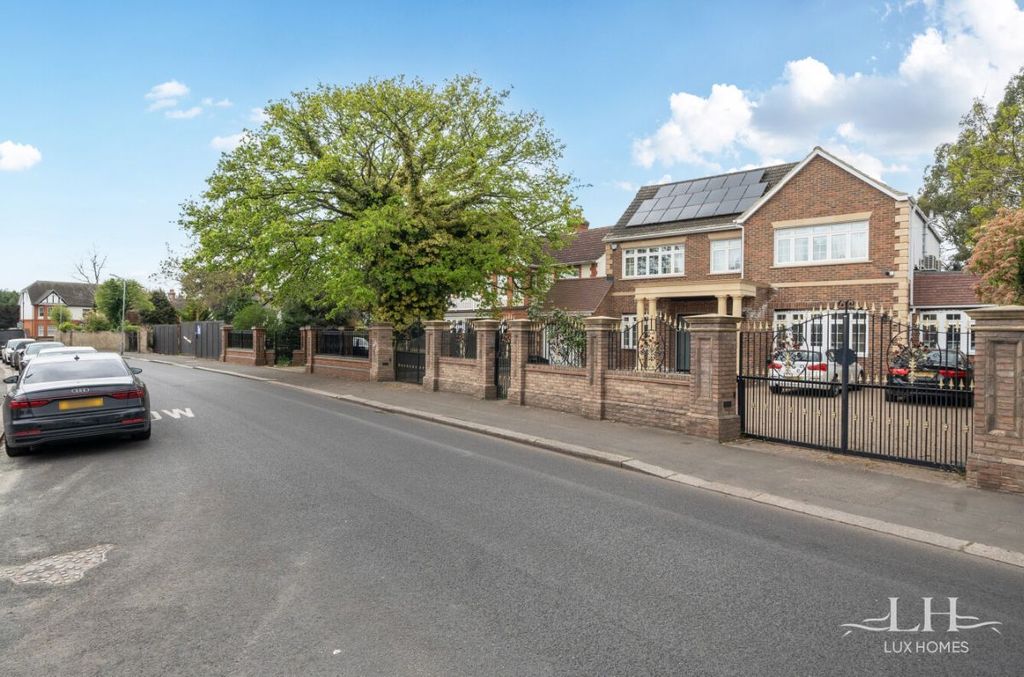 Additional image 42 of 4 bed detached house for saleNelmes Road, Emerson Park RM11