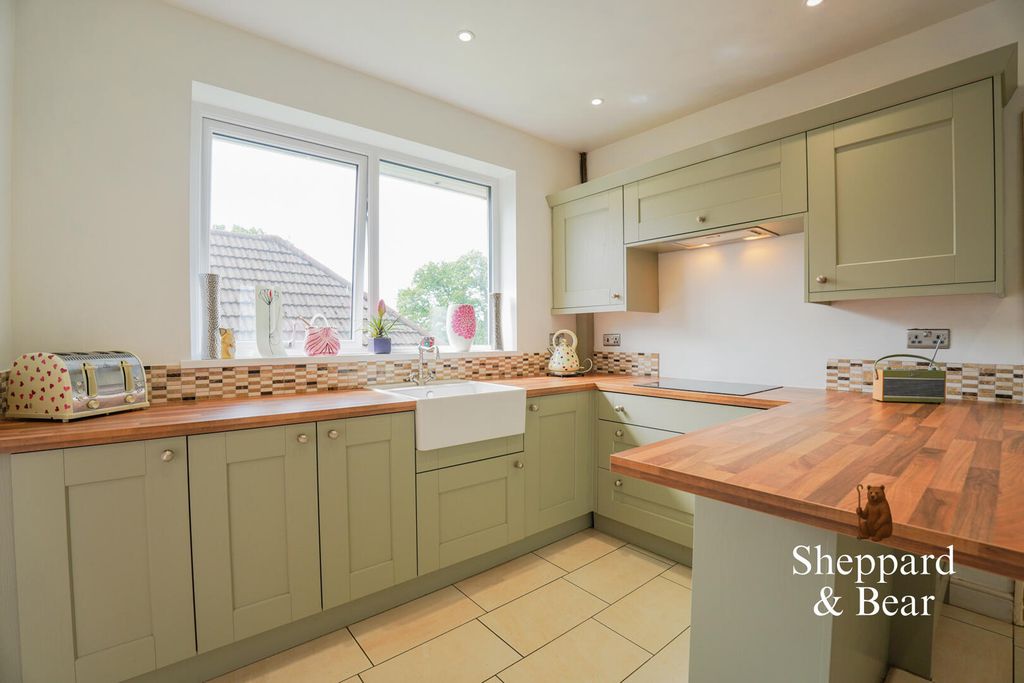 Additional image 3 of 3 bed detached bungalow for saleBall Road, Llanrumney, Cardiff CF3