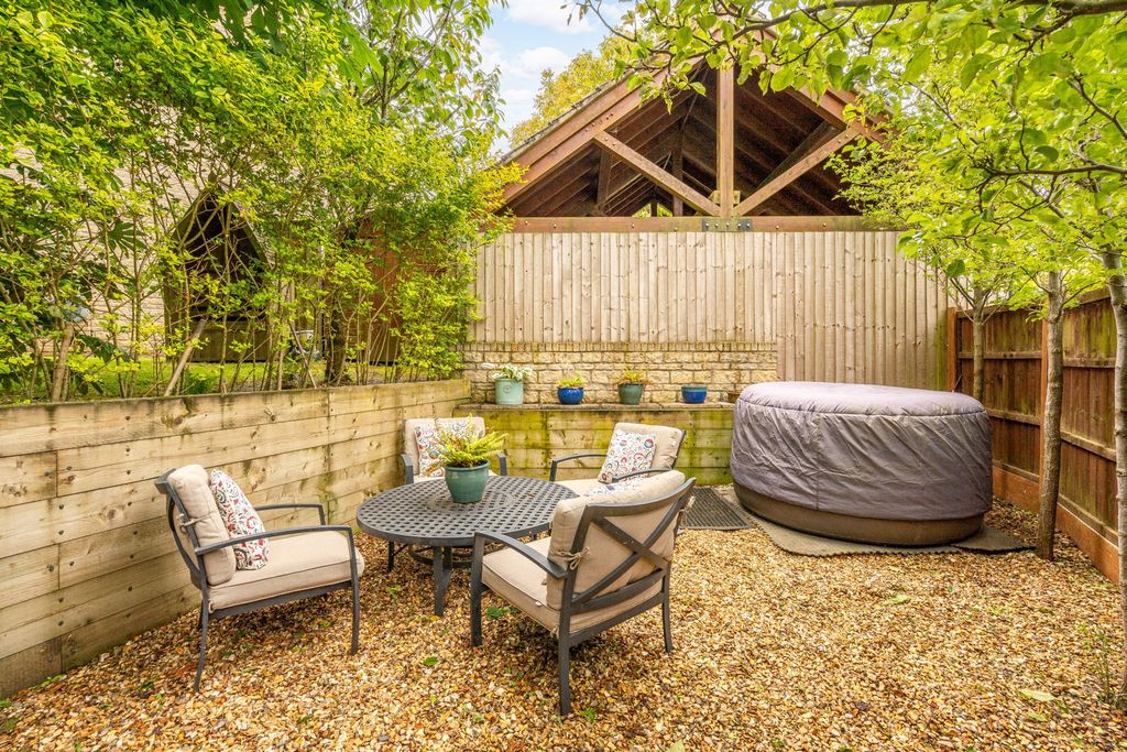 Additional image 20 of 5 bed detached house for saleChurch Rise, Burton SN14