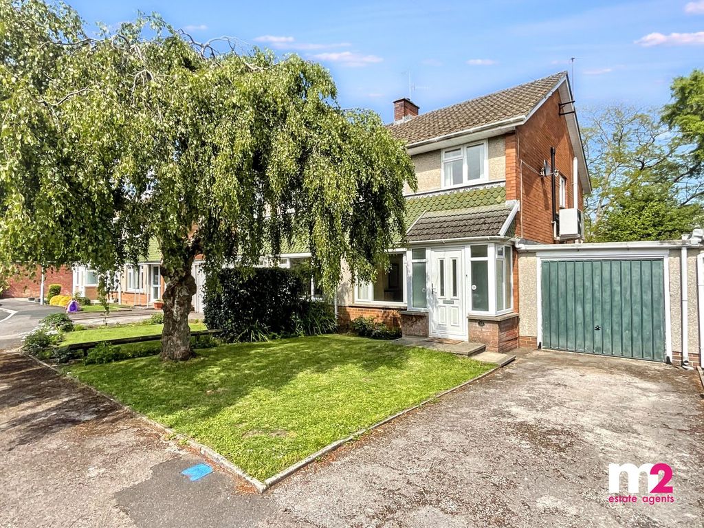 3 bed semi-detached house for salePriory Gardens, Usk NP15