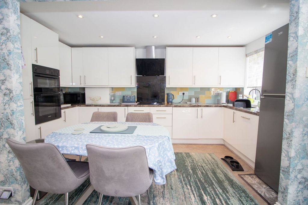 Additional image 2 of 3 bed semi-detached bungalow for saleHarrow Way, Carpenders Park, Watford WD19