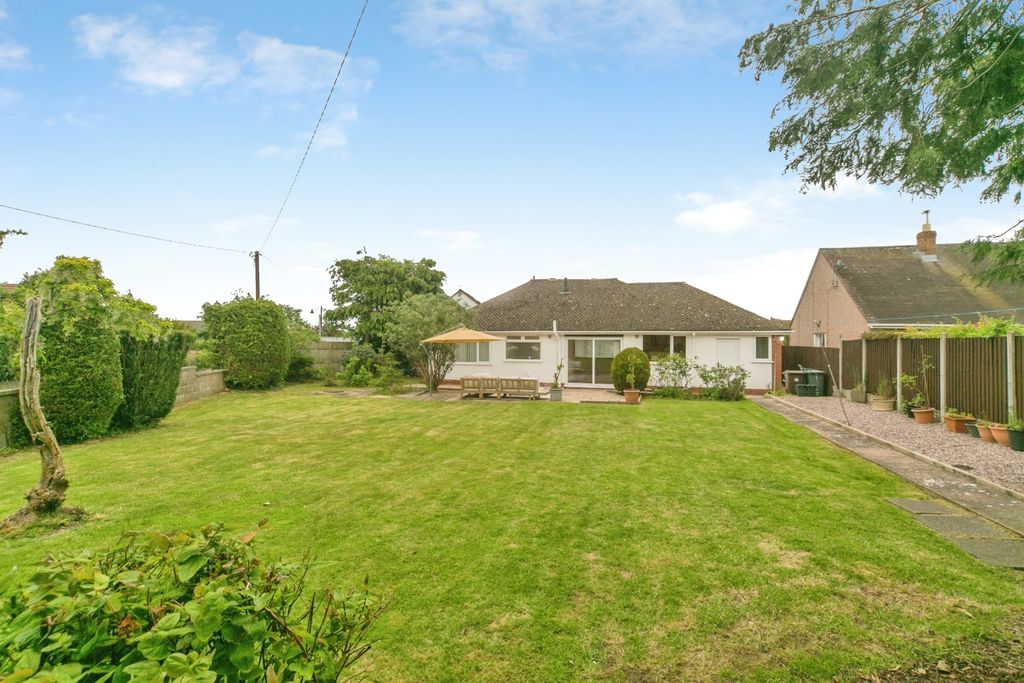 2 bed bungalow for saleCompton Way, Abergele, Conwy LL22