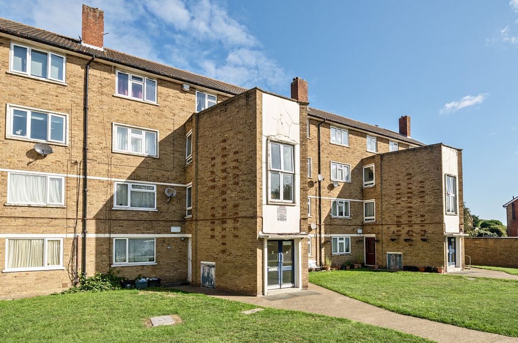 Additional image 4 of 3 bed maisonette for saleMagpie Hall Lane, Bromley BR2