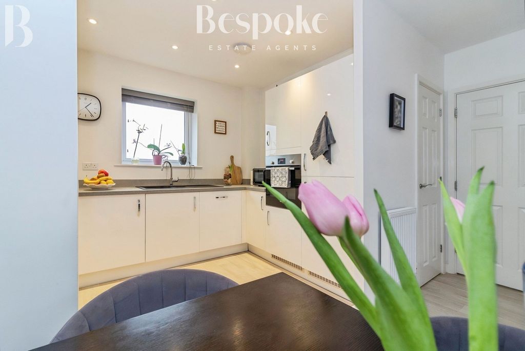 Additional image 10 of 1 bed flat for saleBolton Drive, Shinfield RG2