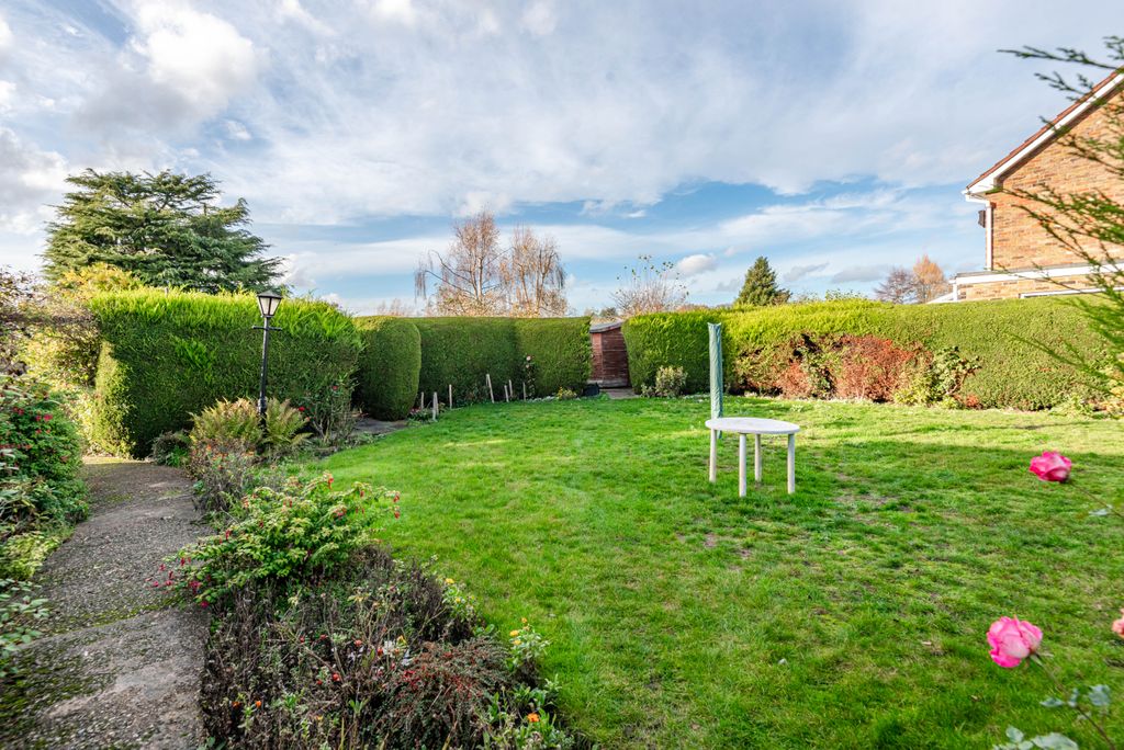 Additional image 5 of 4 bed detached bungalow for saleRiverside Avenue, Broxbourne EN10