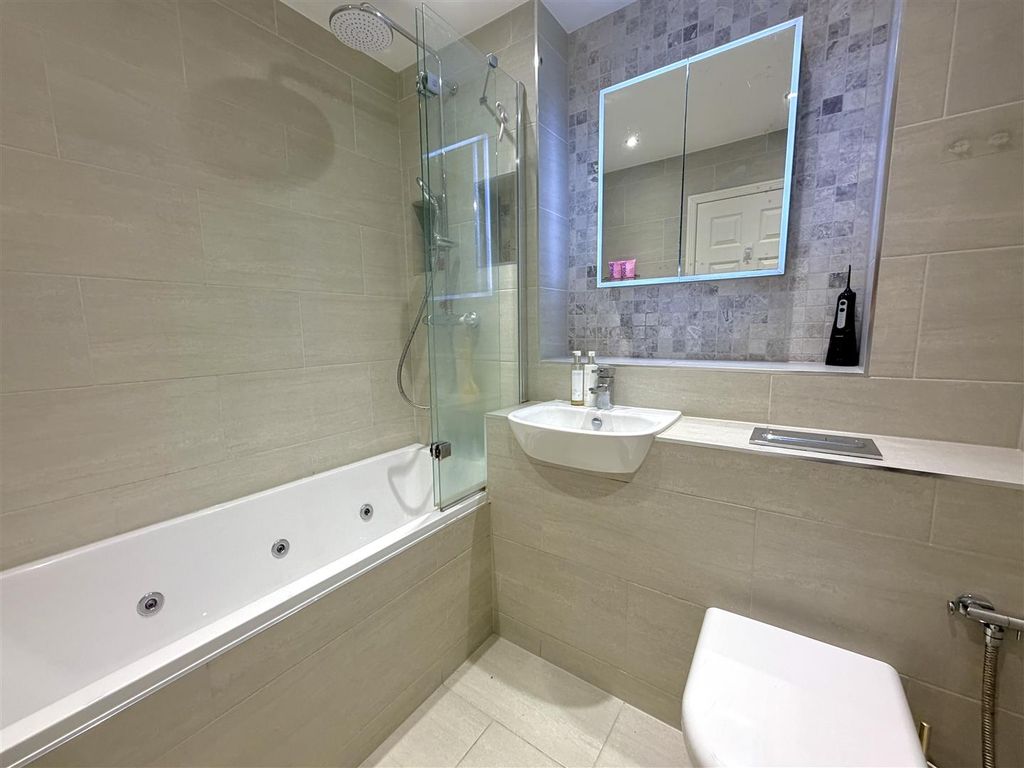 Additional image 15 of 3 bed flat for saleSt. Margarets Road, Altrincham WA14