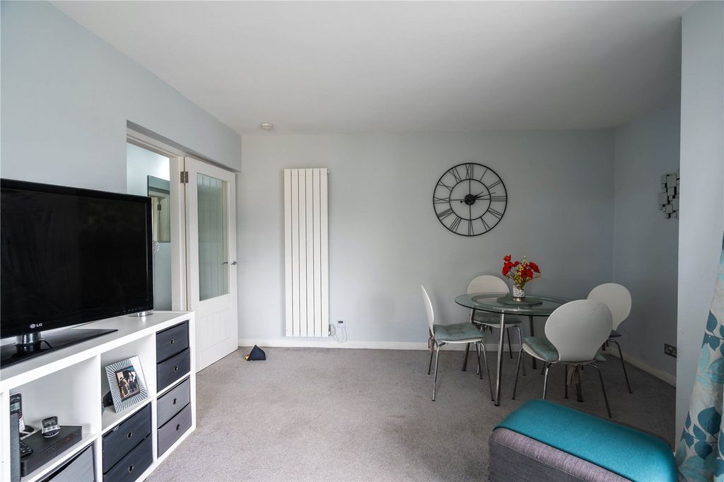 Additional image 16 of 2 bed flat for sale11 Barnton Court, Barnton, Edinburgh EH4