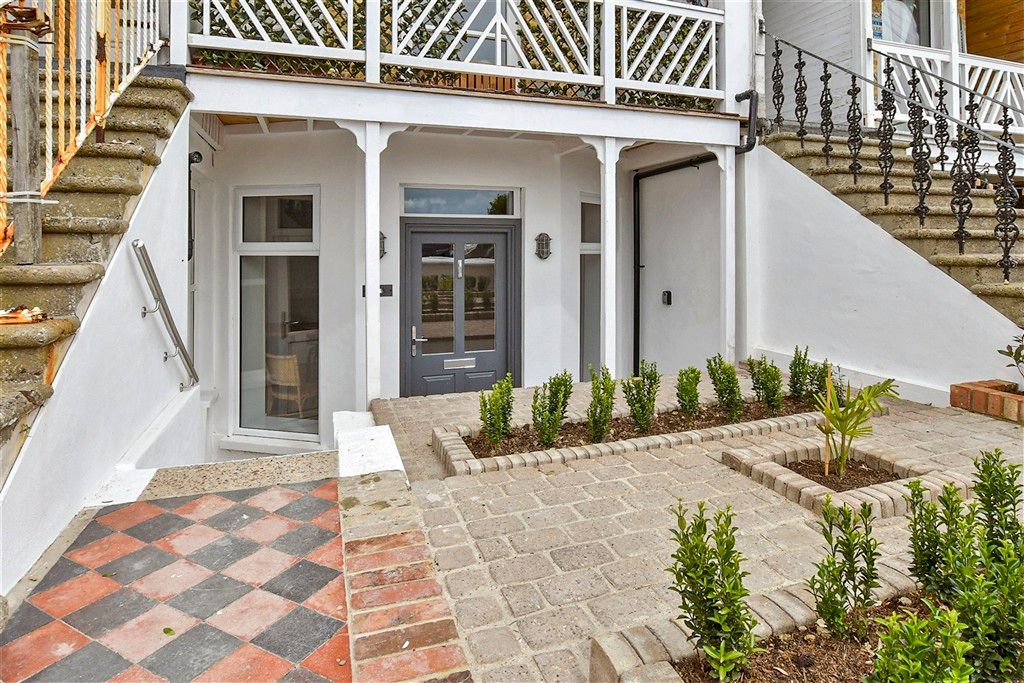 2 bed maisonette for saleMinnis Road, Birchington, Kent CT7