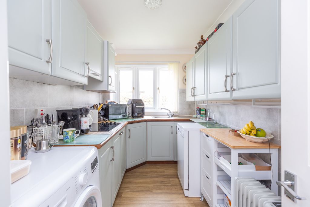 Additional image 4 of 2 bed flat for saleKing Edmund Court, Gillingham SP8