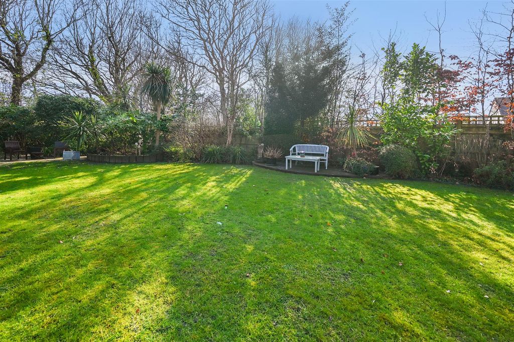 Additional image 40 of 4 bed detached house for saleClavering Walk, Cooden, Bexhill-On-Sea TN39