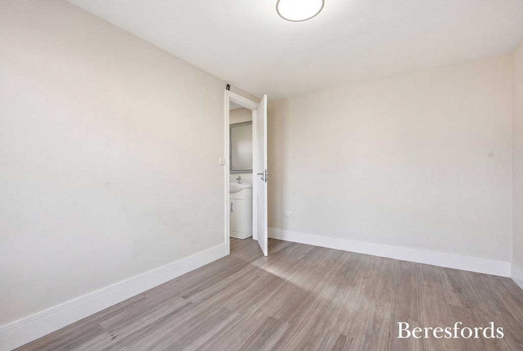 Additional image 15 of 3 bed maisonette for saleTudor Drive, Gidea Park RM2