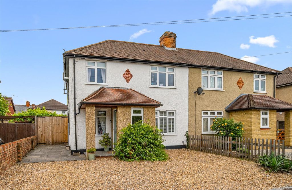 3 bed semi-detached house for saleGarden Close, Addlestone KT15