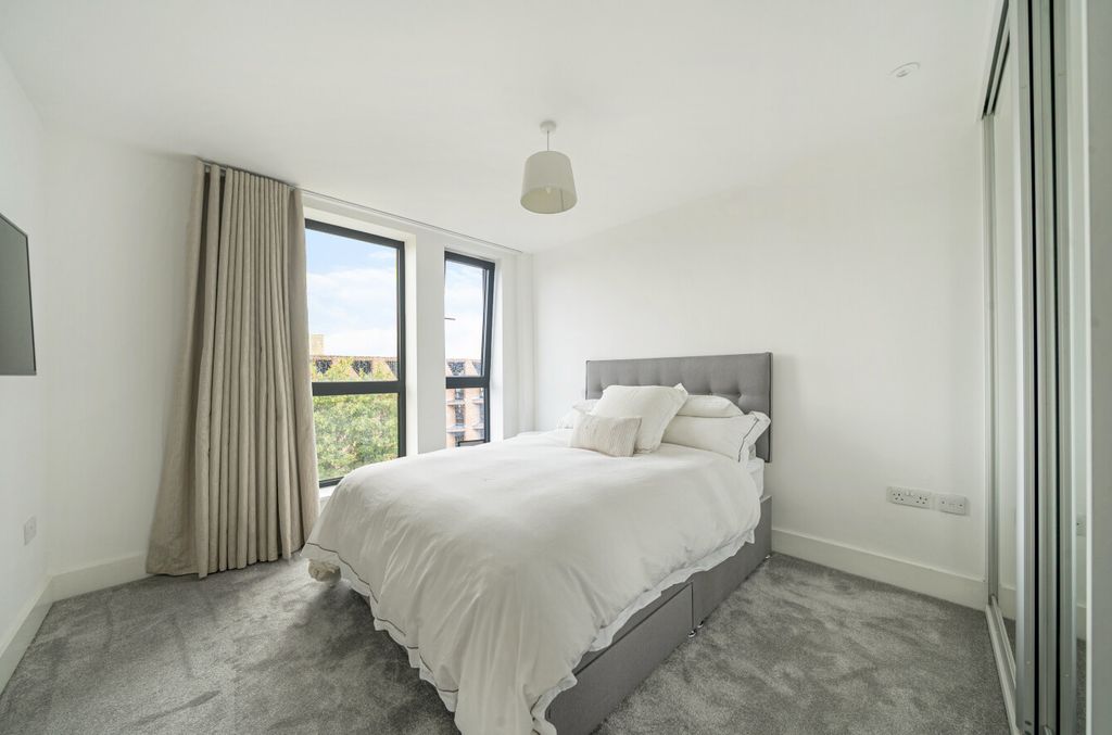 Additional image 5 of 1 bed flat for saleMasons Hill, Bromley, Kent BR2