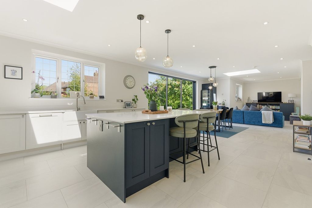 Additional image 2 of 4 bed detached house for saleCandlemas Lane, Beaconsfield, Buckinghamshire HP9
