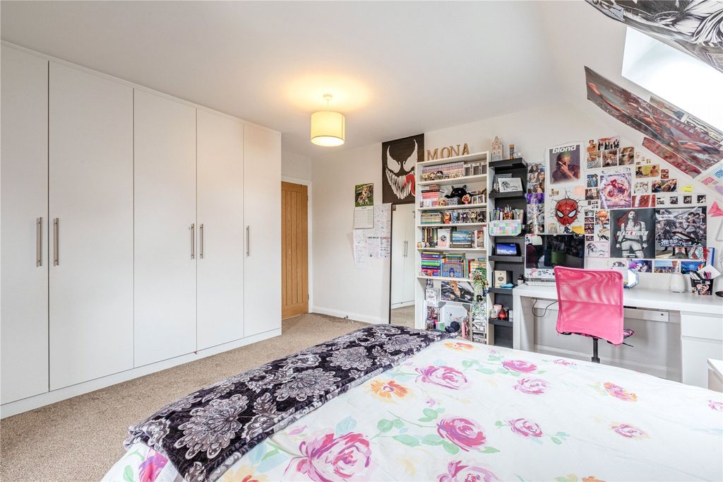 Additional image 29 of 5 bed detached house for salePinewood Avenue, New Haw, Addlestone, Surrey KT15