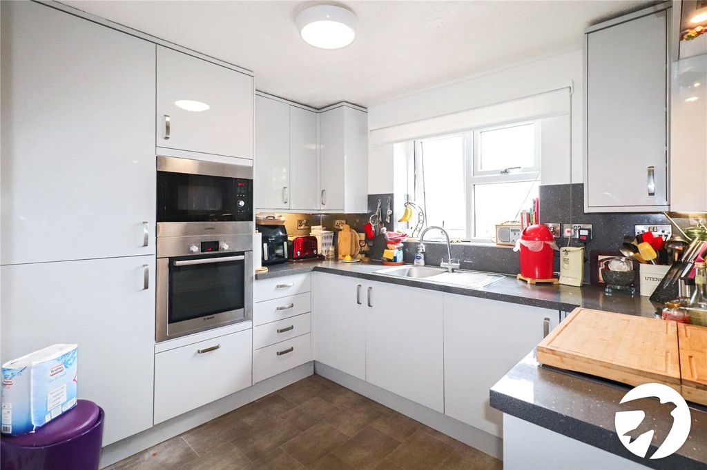 Additional image 3 of 2 bed flat for saleErith Road, Belvedere DA17