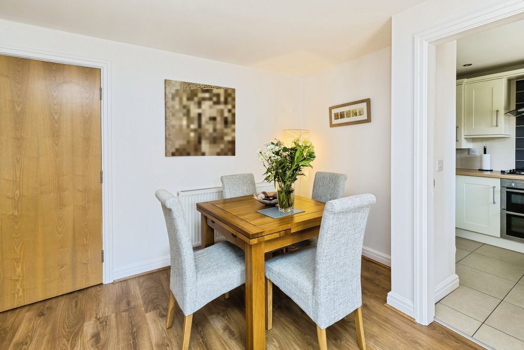 Additional image 7 of 2 bed flat for saleHolywell Road, Mold, Clwyd CH7
