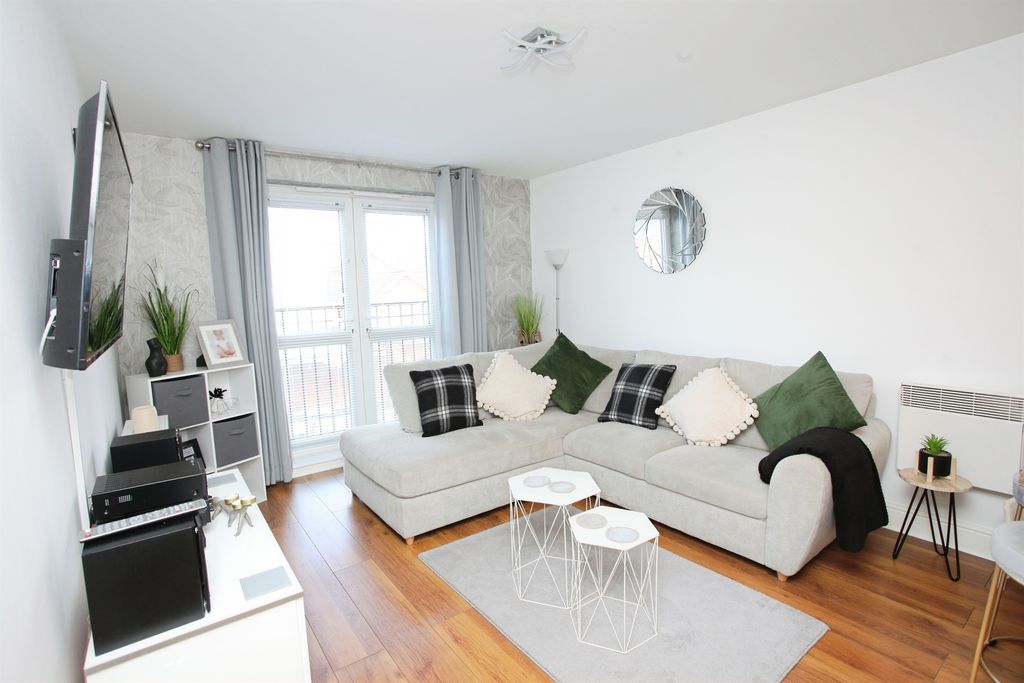 1 bed flat for saleCastle Mews, Caerphilly CF83 photo 3