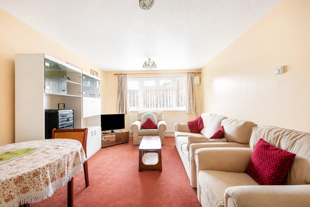 Additional image 6 of 2 bed flat for saleMulberry Close, Broxbourne EN10