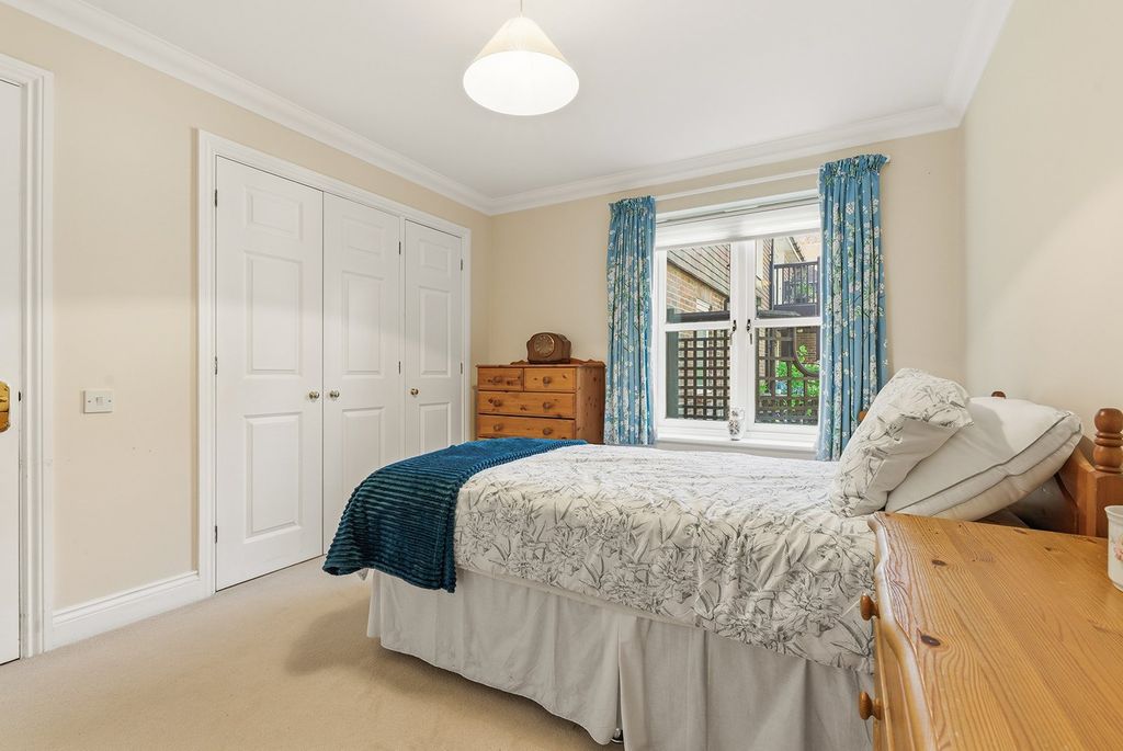 Additional image 9 of 2 bed flat for saleSt. Marys Court, Beaconsfield, Buckinghamshire HP9