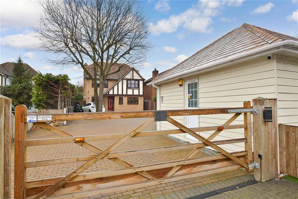 4 bed detached house for saleHornbeam Way, Laindon, Basildon, Essex SS15