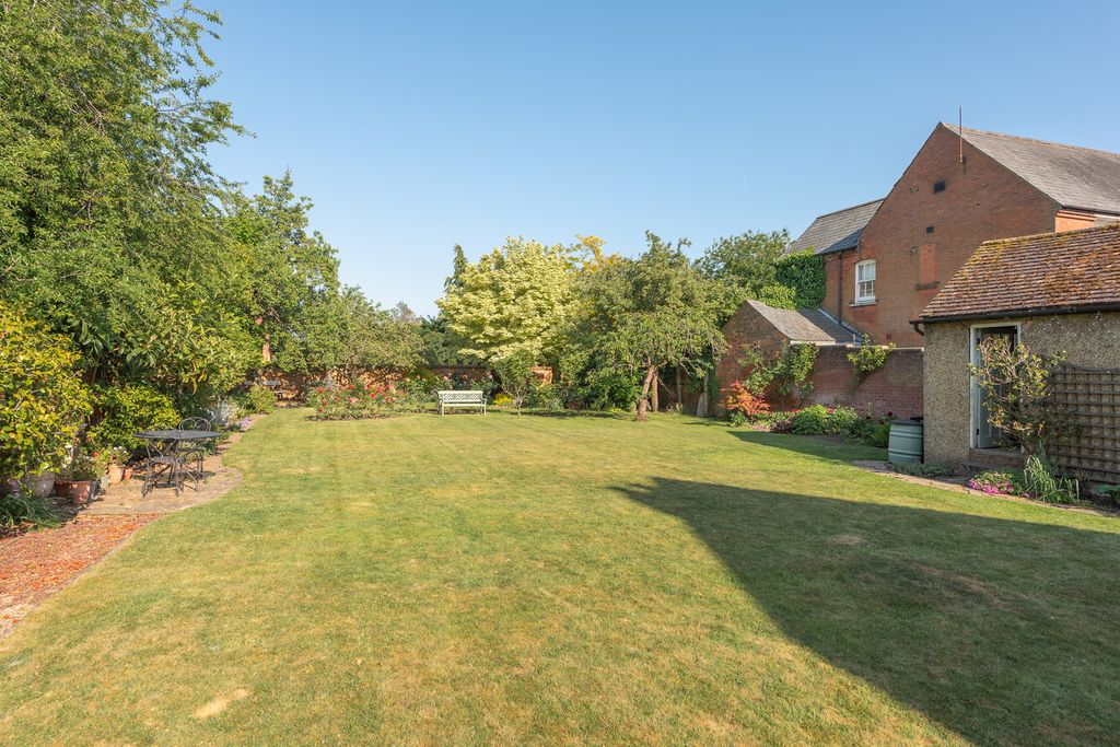 Additional image 12 of 7 bed detached house for saleKimbolton Road, Bedford MK40