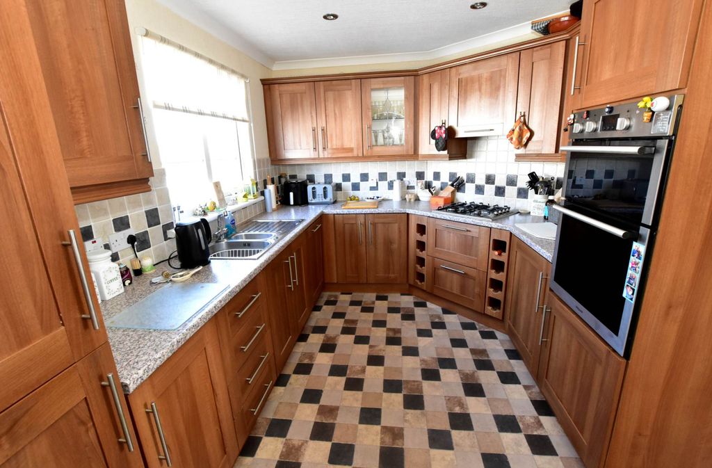 Additional image 10 of 2 bed mobile/park home for saleGreenfinch Close, Ballyhalbert BT22