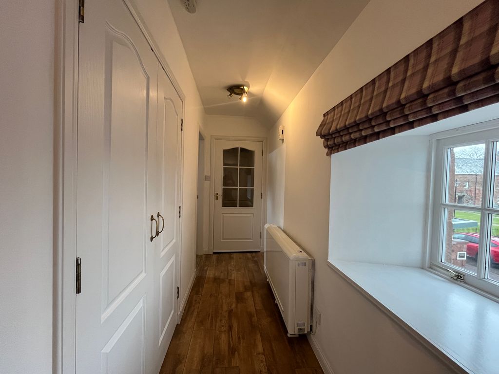 2 bed flat for saleMarine Terrace, Cromarty IV11 photo 5