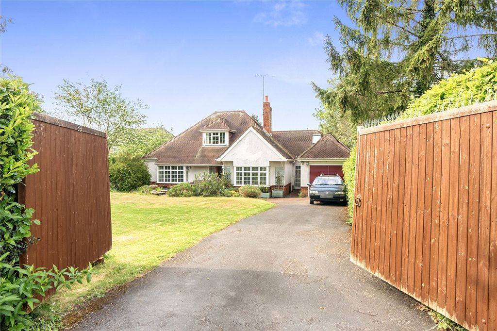 Additional image 10 of 3 bed bungalow for saleQueens Road, Alton, Hampshire GU34