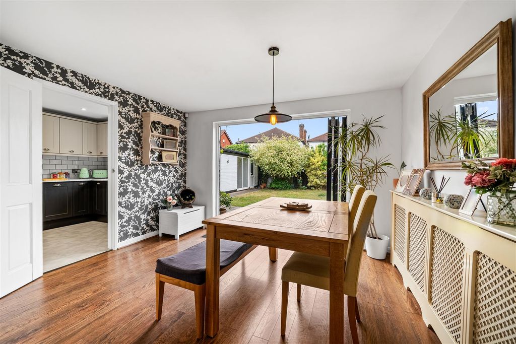 Additional image 2 of 3 bed semi-detached house for saleGarden Close, Addlestone KT15