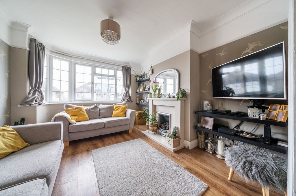 Additional image 8 of 4 bed semi-detached house for saleConstance Crescent, Hayes, Kent BR2