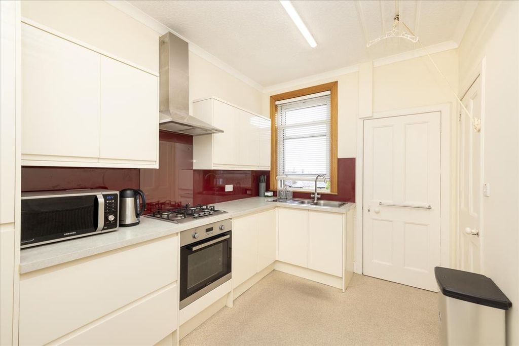 Additional image 5 of 3 bed flat for sale13 Park Crescent, Edinburgh EH16