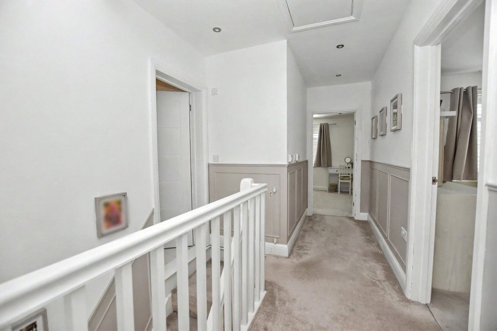 Additional image 21 of 4 bed semi-detached house for saleHaslemere Road, Bexleyheath DA7