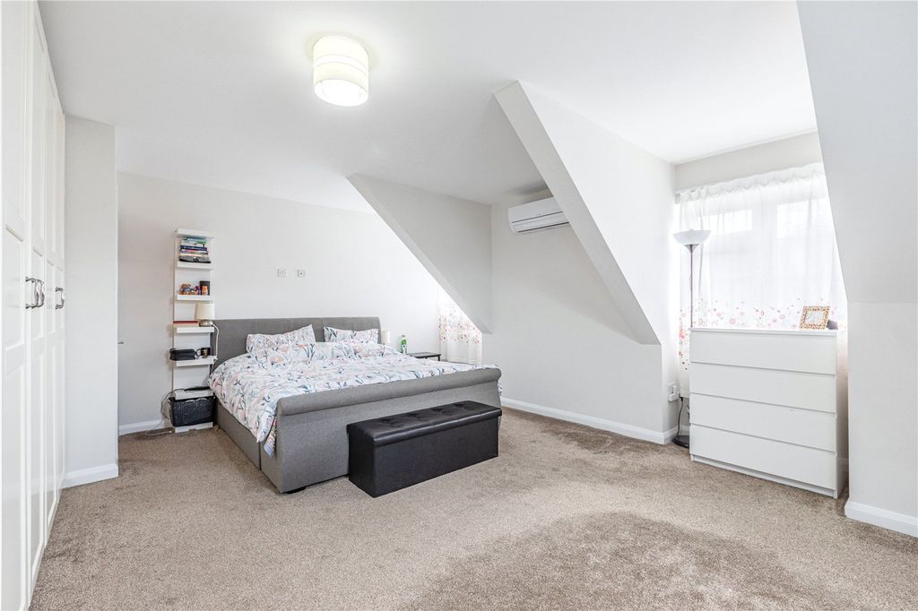 Additional image 23 of 5 bed detached house for salePinewood Avenue, New Haw, Addlestone, Surrey KT15