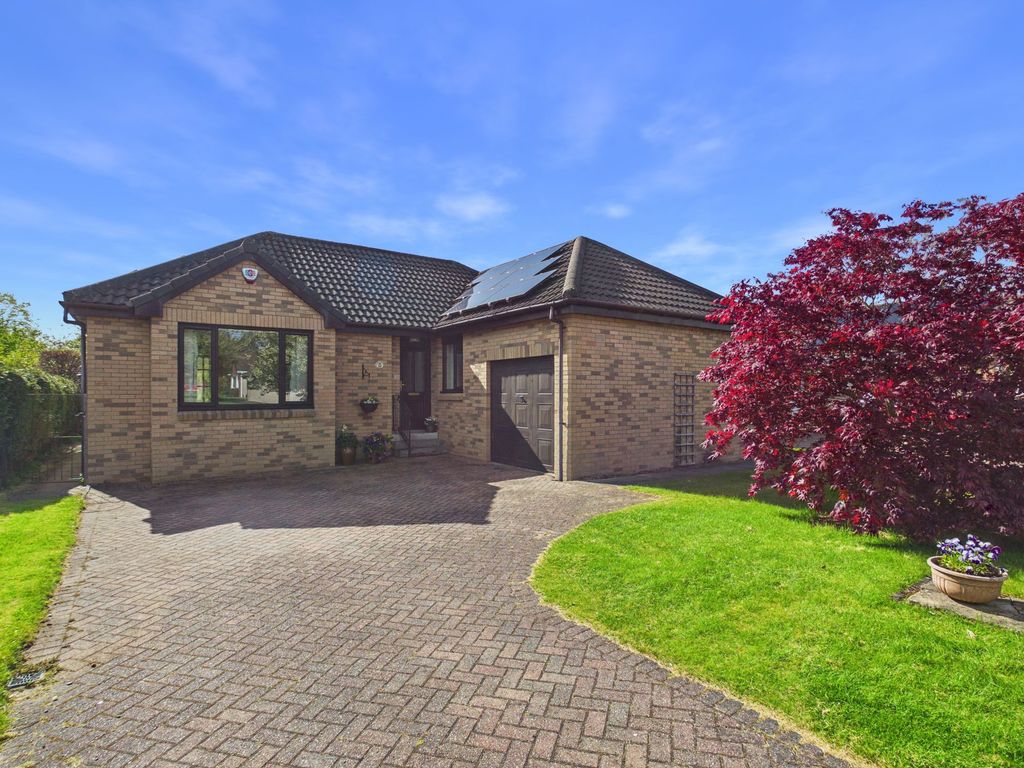 3 bed detached bungalow for sale10 Stanehead Park, Biggar ML12