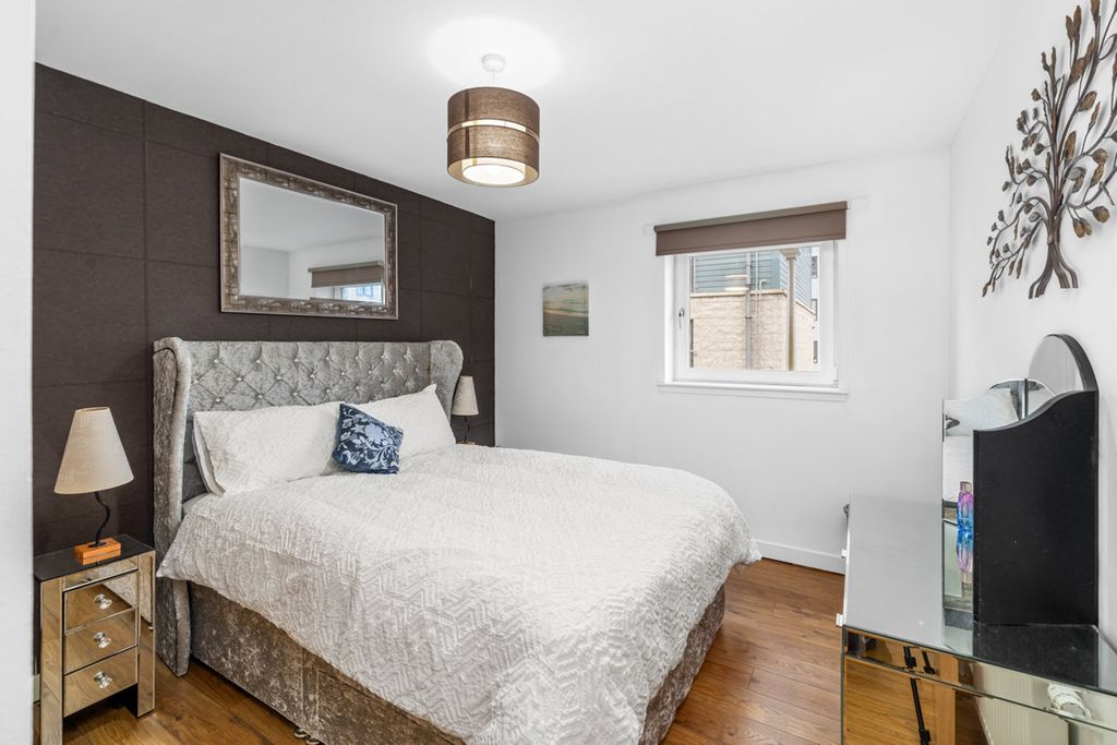 2 bed flat for saleDonside Street, Aberdeen AB24 photo 4