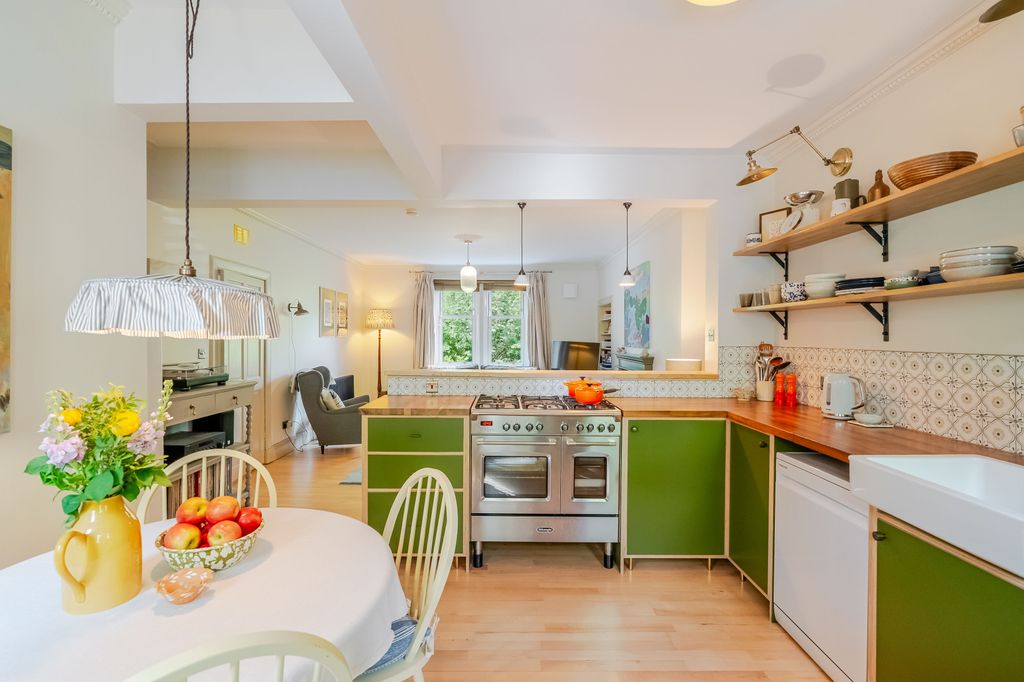 Additional image 7 of 3 bed flat for sale3 Harlaw Road, Balerno, Edinburgh EH14