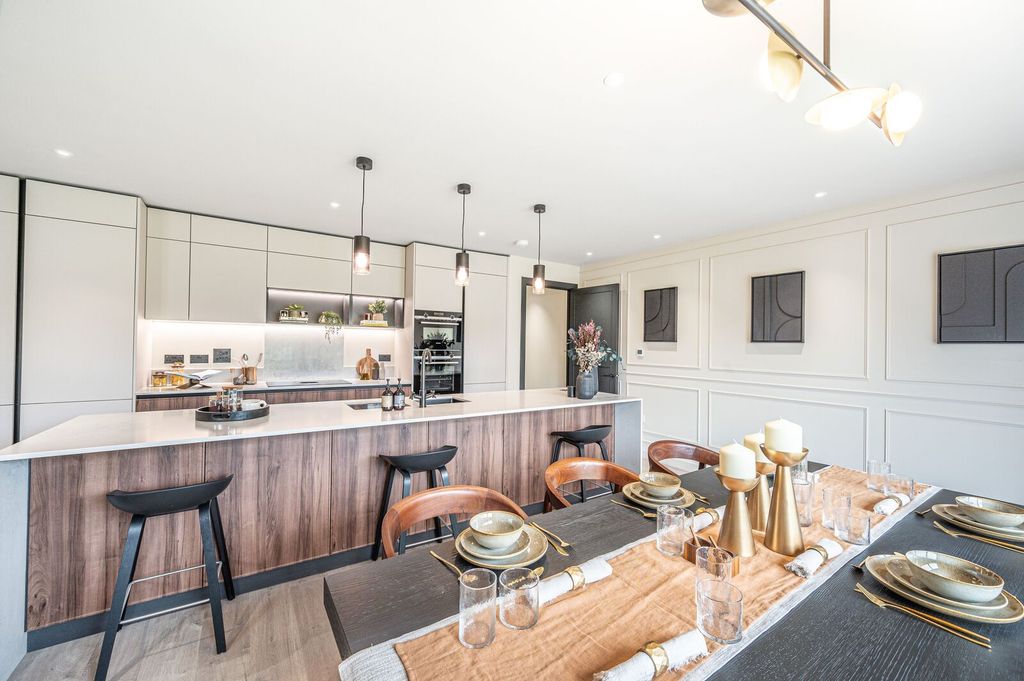 2 bed flat for saleTrent Park, Enfield EN4