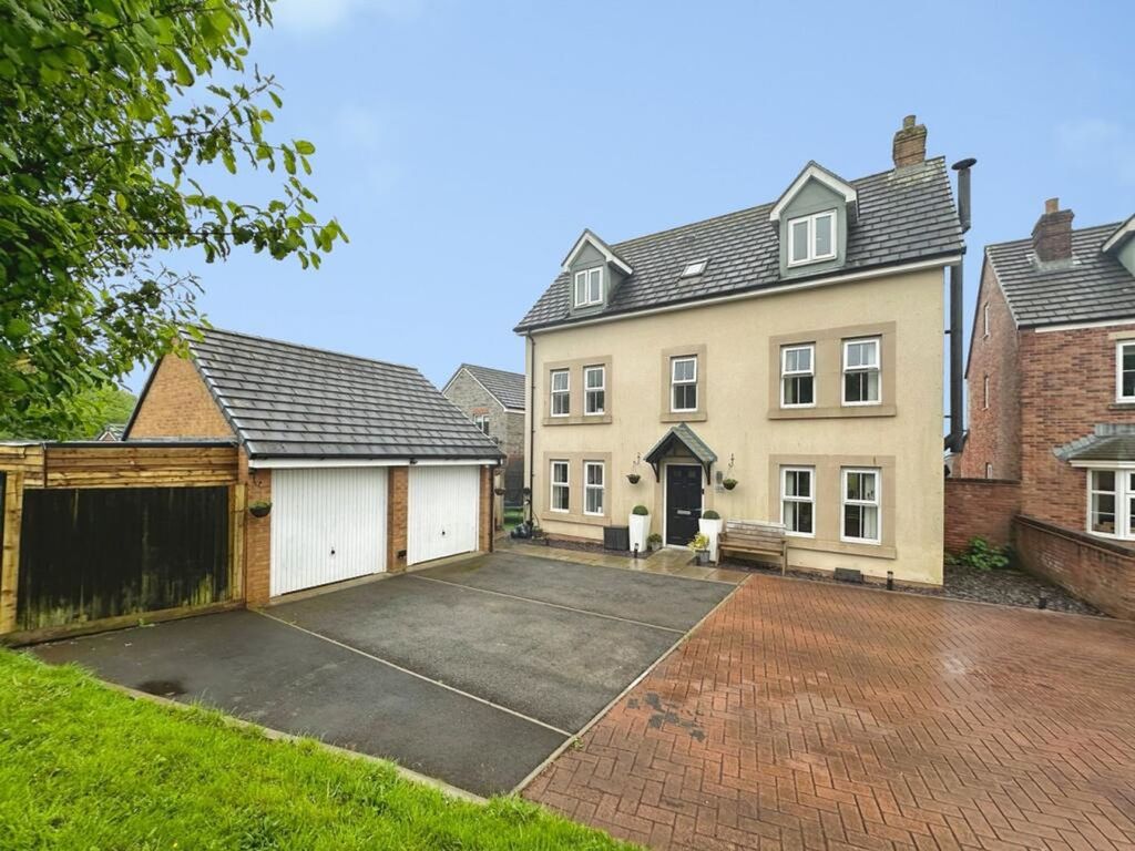 5 bed detached house for saleCae Rhedyn, Coity CF35