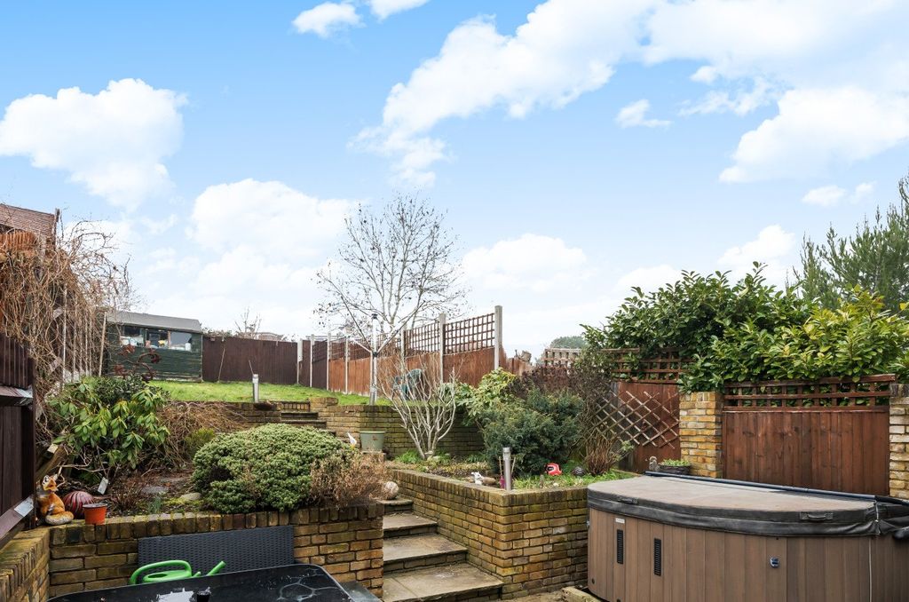 Additional image 5 of 4 bed semi-detached house for saleConstance Crescent, Hayes, Kent BR2